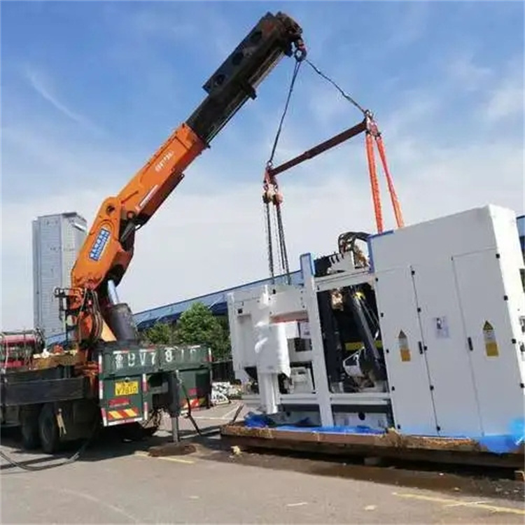 白茅湖农场附近小吊车联系方式|8-16吨|本地及时服务